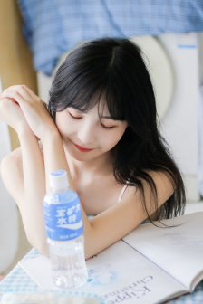 解开美女的内衣